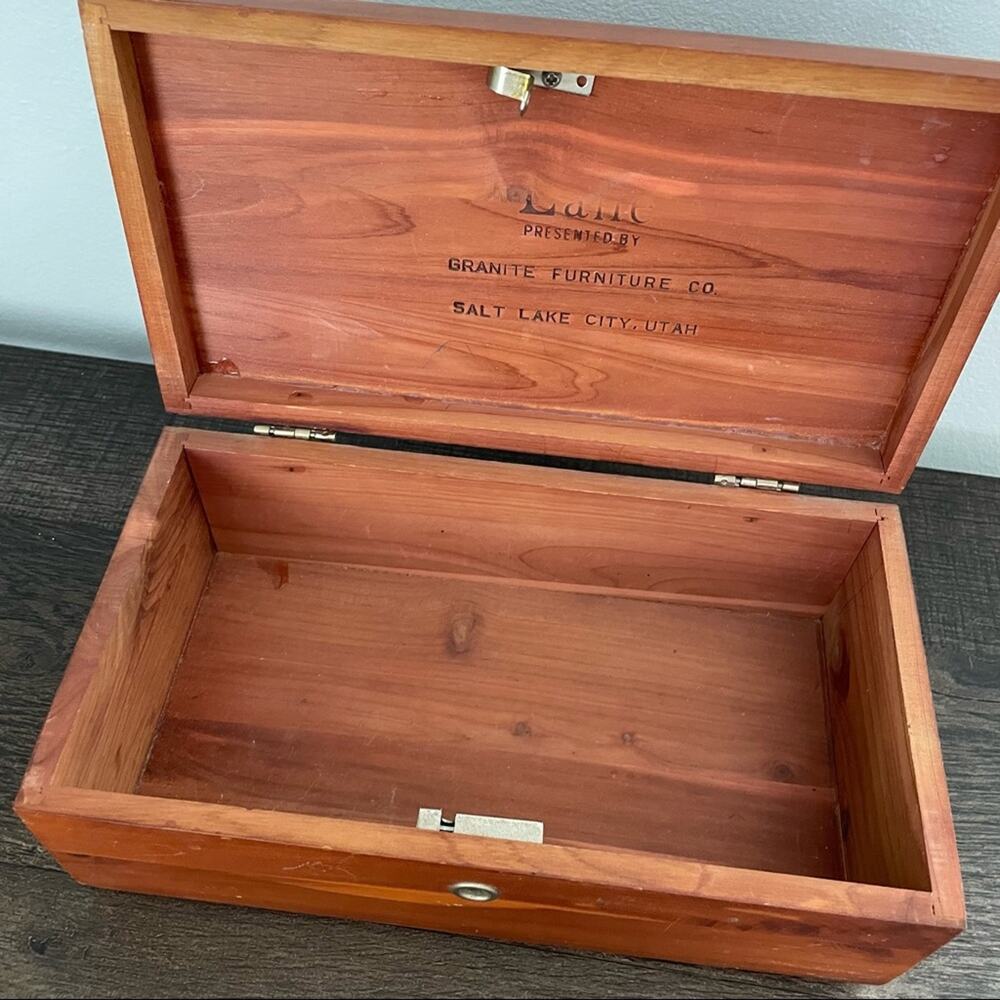 Lane | Vintage Cedar Salesman Sample Wood Chest Box Jewelry Storage Small Brown - Picture 5 of 10